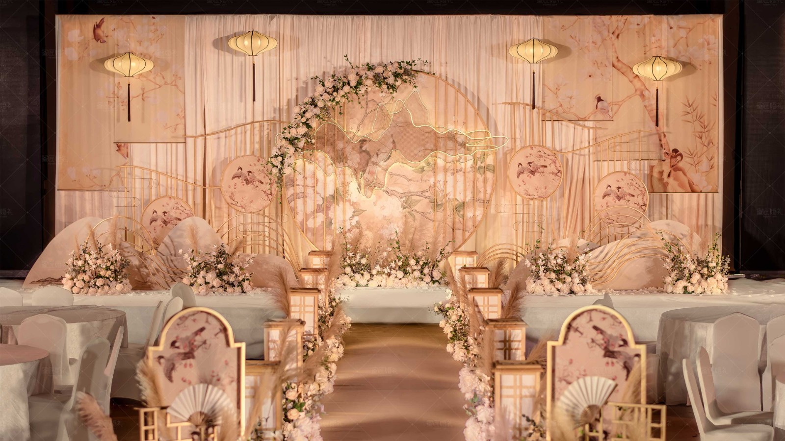 最新高端婚礼布置图片 高端婚礼现场布置效果