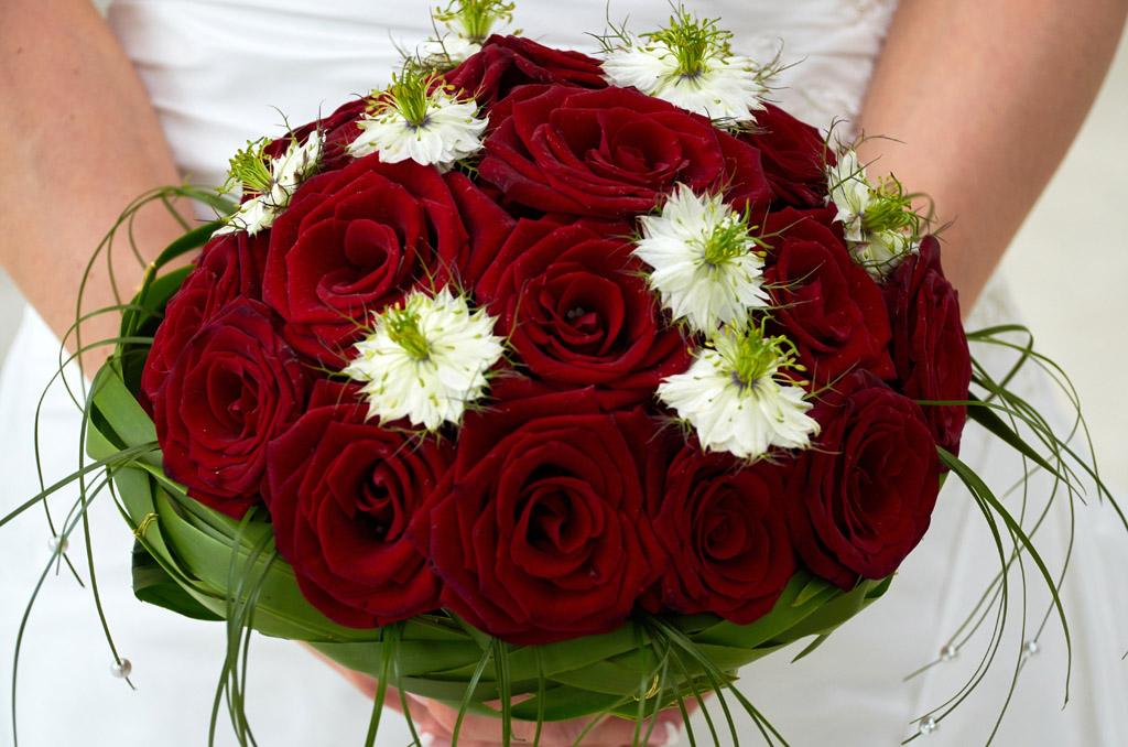 婚礼手捧花什么颜色好看