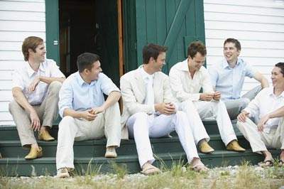 新郎婚礼服装怎么穿