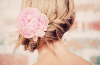适合伴娘的简单发型