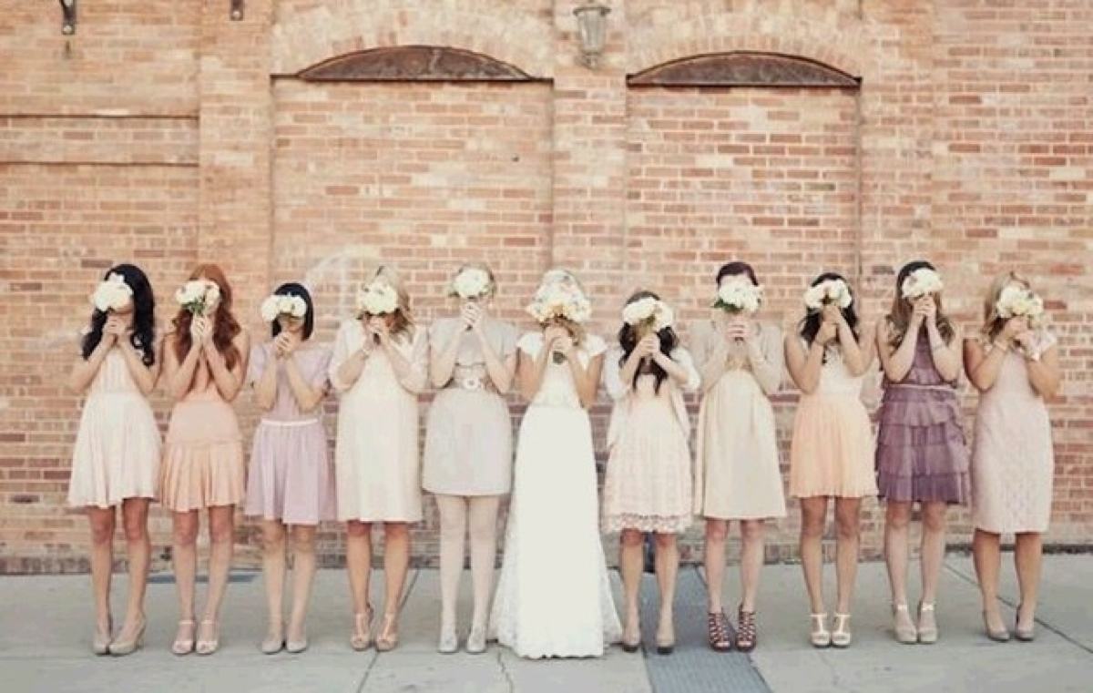 伴娘穿帆布鞋合适吗