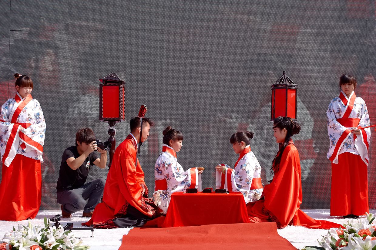 结婚新娘穿什么衣服