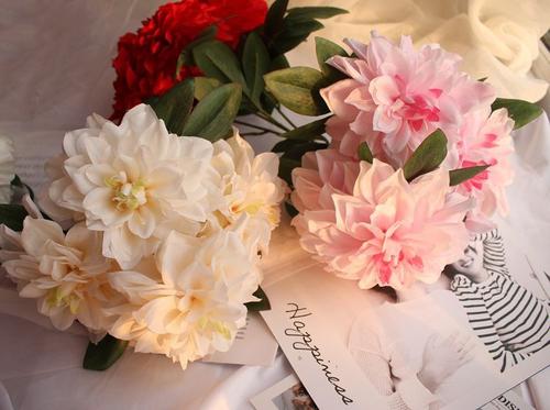 接了手捧花后怎么发朋友圈