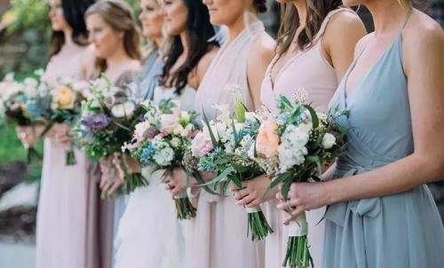 结婚当天唱歌曲