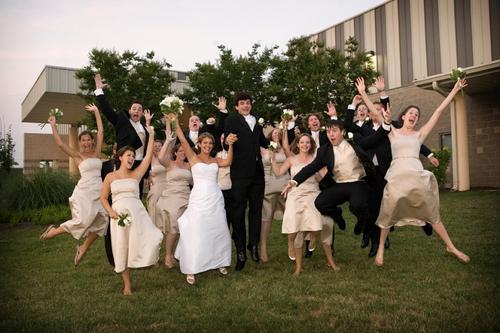 伴娘伴郎一般几个