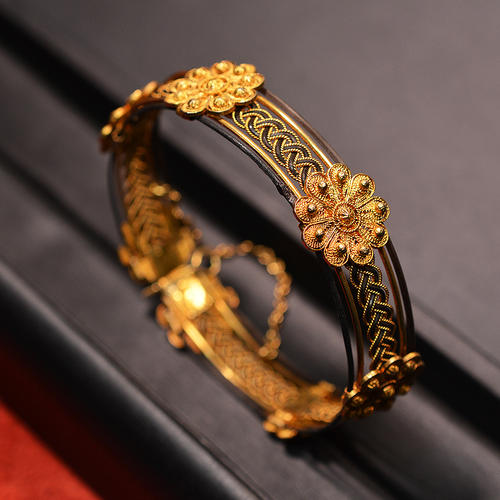 收到老公礼物后的语句