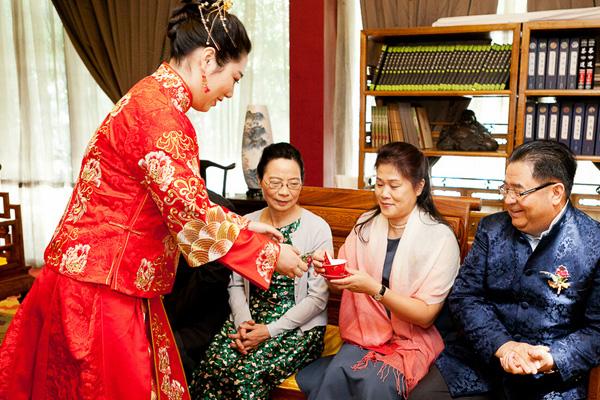 儿子结婚妈妈的服装