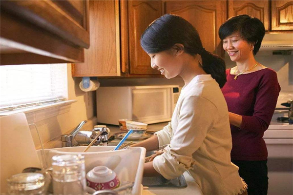 婆媳之间家庭不和怎么办 婆媳不合怎么化解比较好