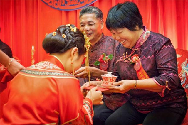 结婚一定要有敬茶环节吗 婚礼敬茶的礼仪以及注意事项