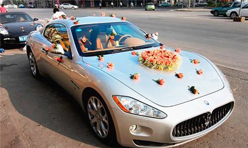 深圳婚车装饰是去花店吗 深圳婚车可以自己装饰吗