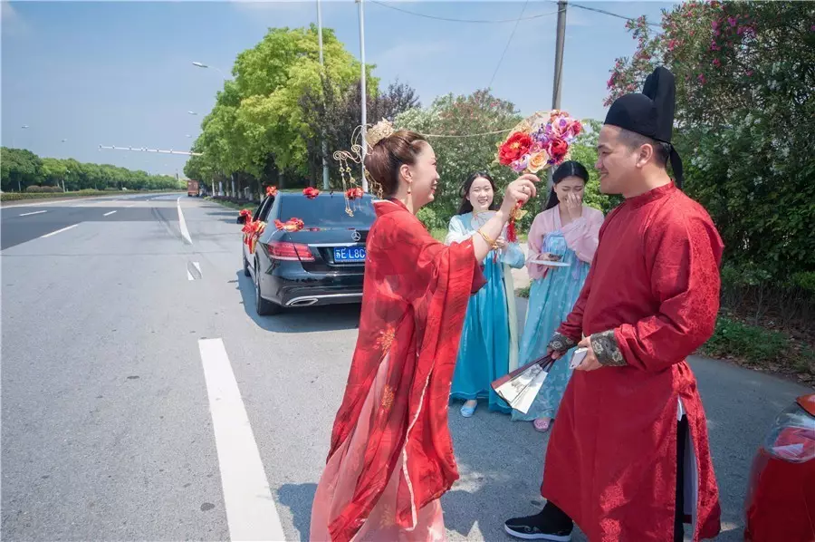揭新娘红盖头的东西是什么 新娘红盖头有哪些讲究