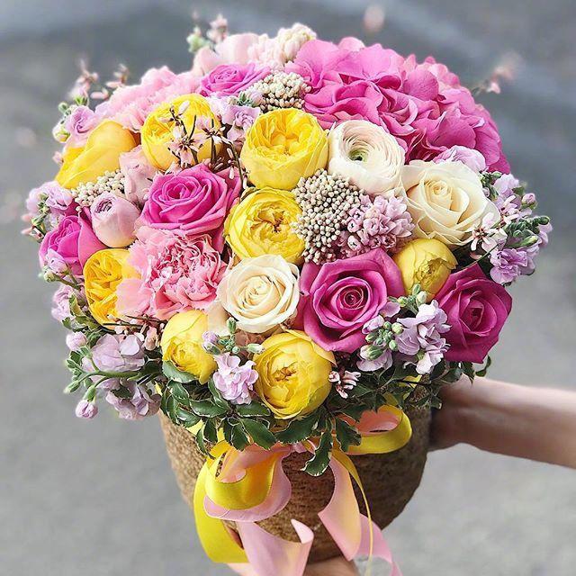 发女朋友照片配一句话抖音很火的