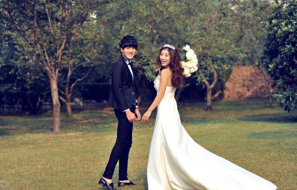 拍婚纱照不会笑怎么办 拍结婚照不会笑咋办