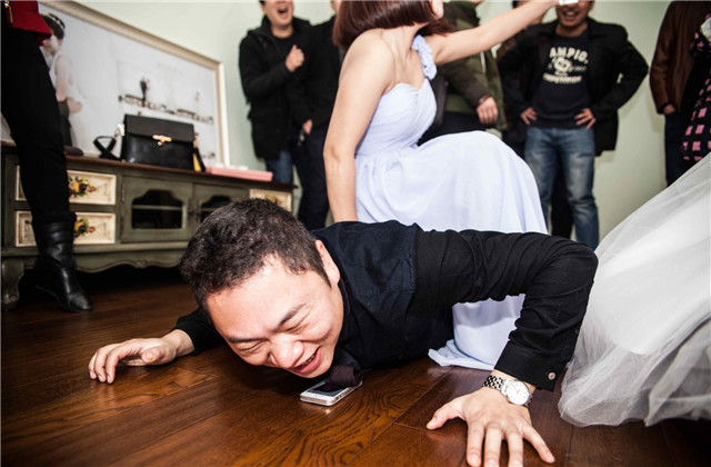 伴娘团横幅霸气,伴娘婚礼横幅标语大全