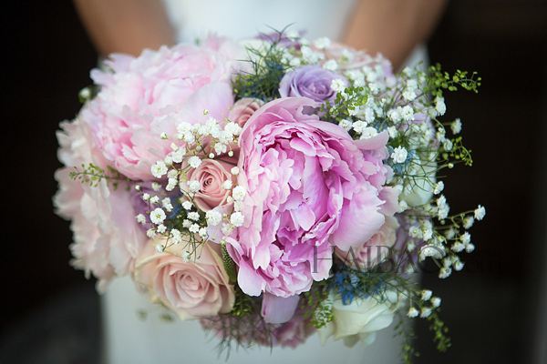 抢到捧花有什么意义 结婚接捧花后高情商致辞