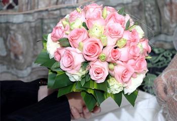 结婚手捧花什么颜色的好