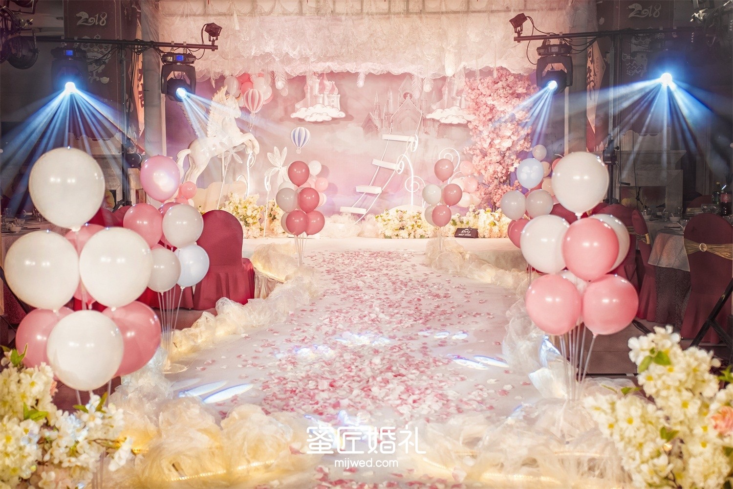 气球婚礼现场布置图片 气球主题婚礼现场布景