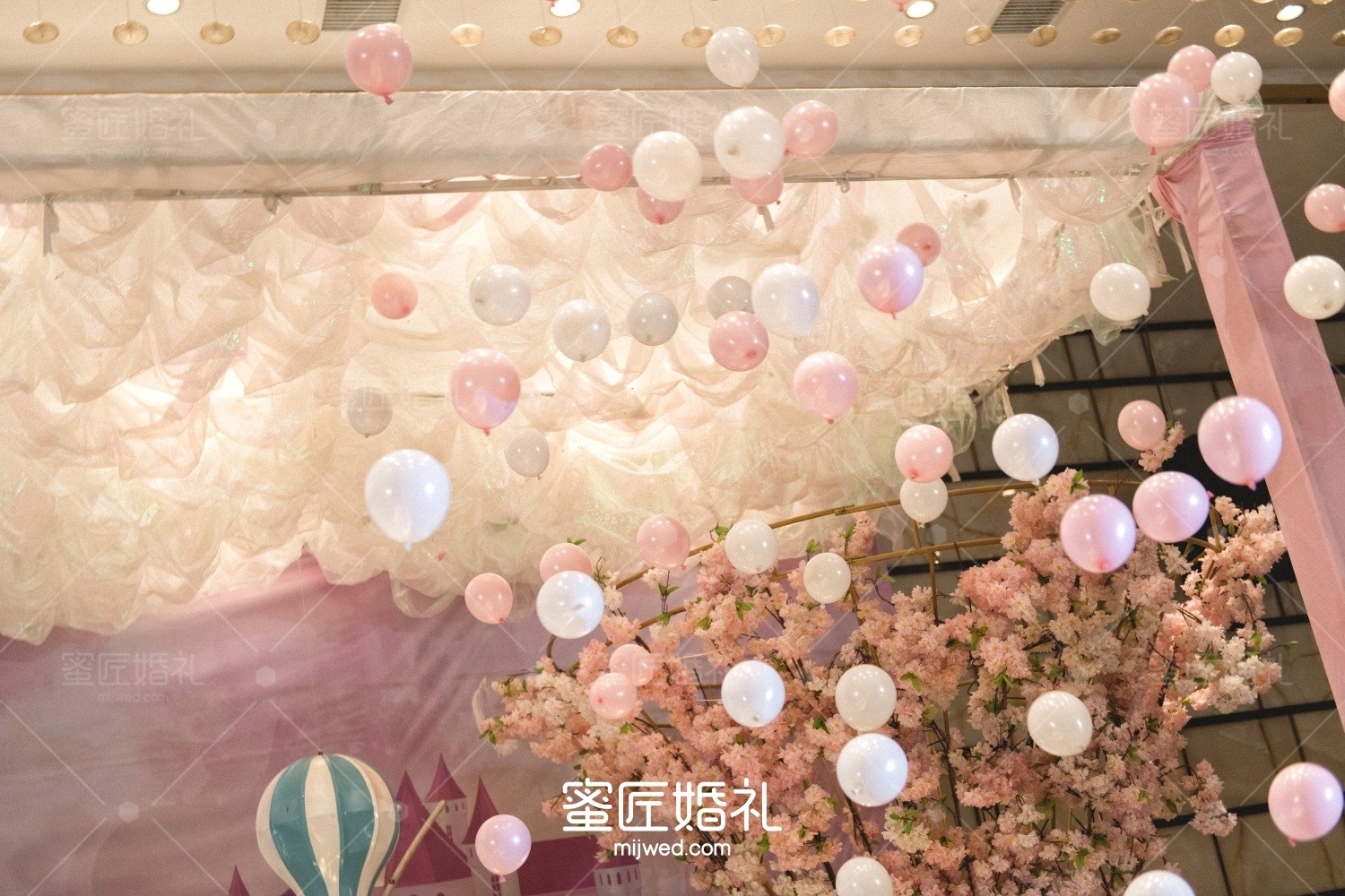 气球婚礼现场布置