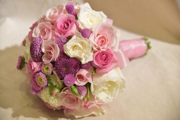 新娘的手捧花一般是什么花