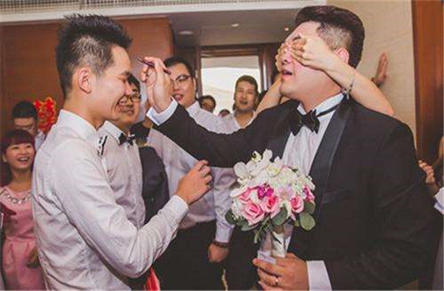 敬酒时如何整新郎,结婚敬酒为难新郎招数