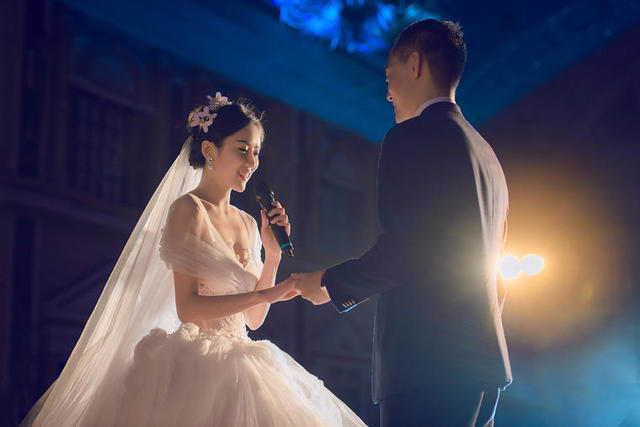 结婚主持人开场白幽默