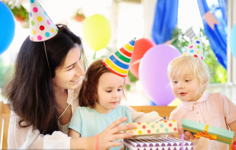 孩子刚出生怎么发朋友圈