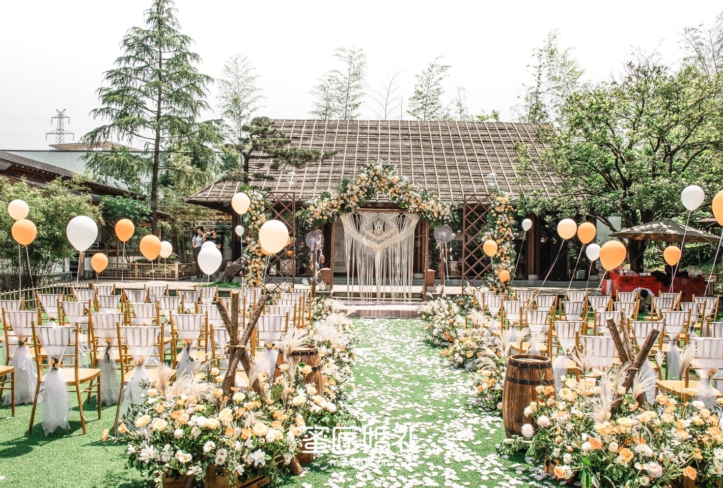 2020室外婚礼布置攻略 室外婚礼场景布置案例欣赏