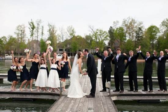 伴娘伴郎一般几个合适