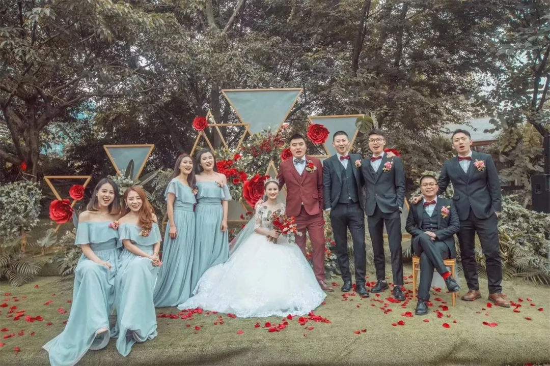 伴娘伴郎一般几个合适