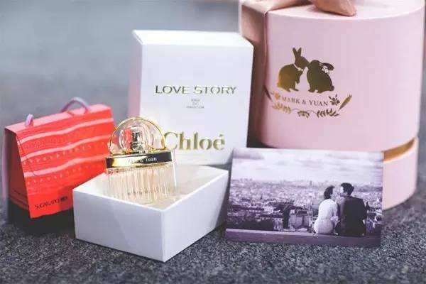 姐妹团伴手礼送什么比较好