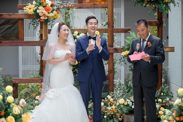 新娘给自己主持婚礼词