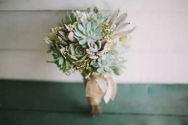 接到手捧花怎么晒朋友圈