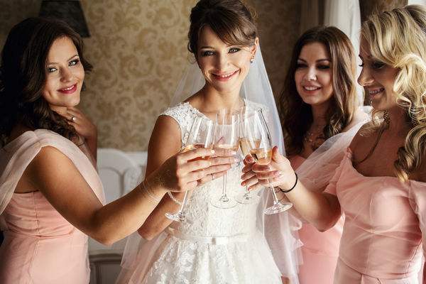 伴娘最漂亮的发型