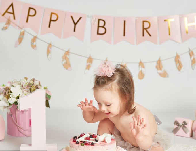 女儿一岁生日微信说说