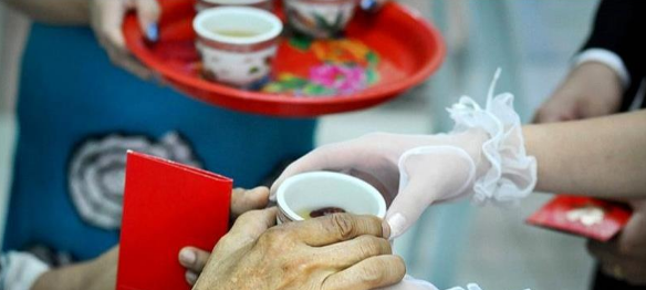 亲家见面如何称呼 亲家第一次见面怎么称呼呢