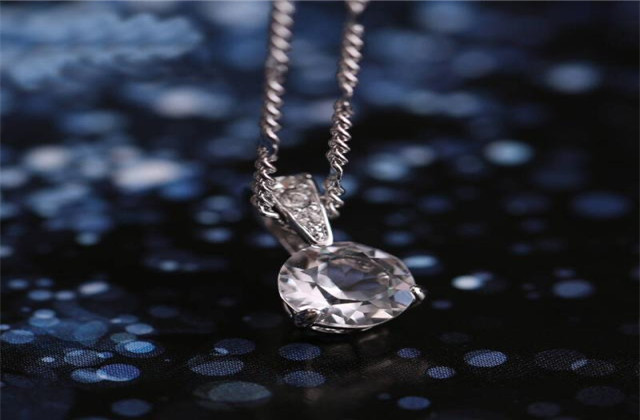 圣诞礼物一般送什么,圣诞节礼物应该送啥