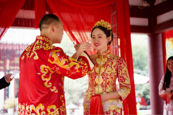 夕阳红婚礼主持词