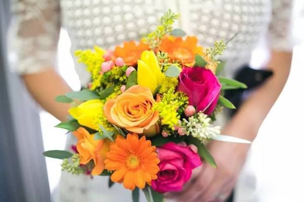 婚礼接花发言 接到捧花后上台发言怎么说