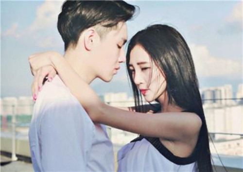 祝福别人订婚文案
