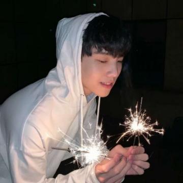 适合情侣跨年发朋友圈的句子