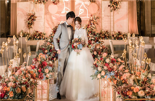 婚纱照发朋友圈配什么文字幽默,发朋友圈幽默婚纱照配文