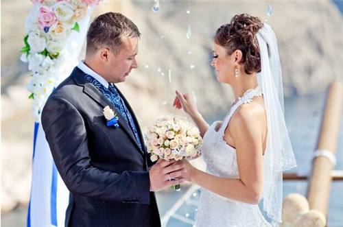 婚礼现场新郎致辞 婚礼新郎讲话稿大全