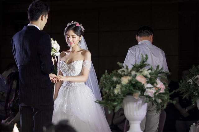 婚礼现场新郎致辞