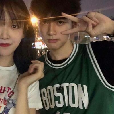 朋友圈怎么低调晒女朋友的照片 宣布有女朋友的朋友圈