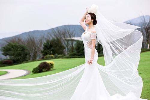 渴望穿上婚纱的句子