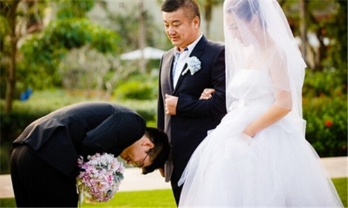 婚礼新郎父亲致辞