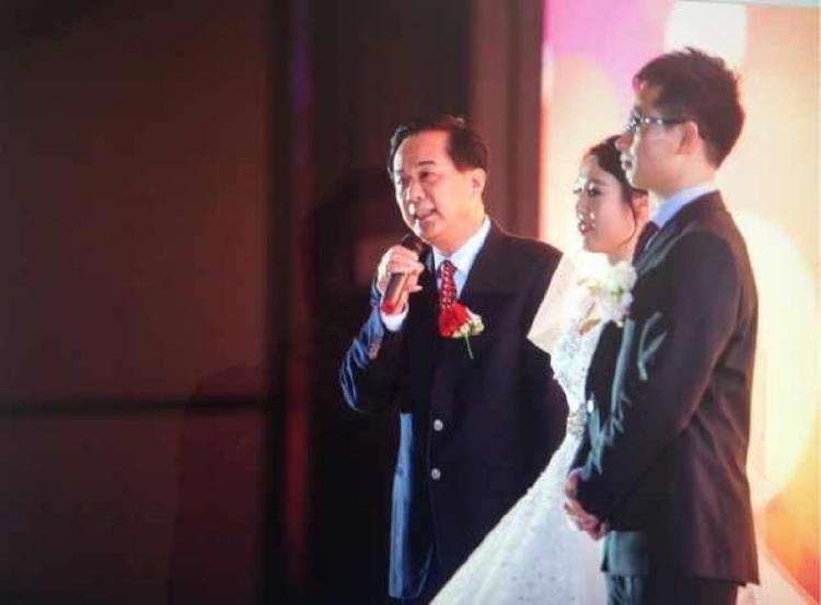 嫁女儿婚礼上爸爸的讲话 婚庆女儿爸爸讲话稿