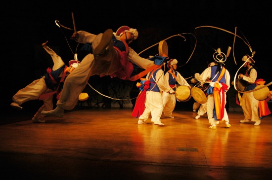 元旦晚会节目创意点子 集体表演节目创意又简单