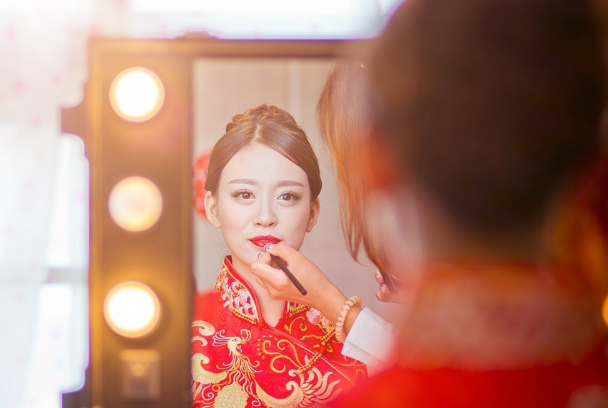 十里红妆凤冠霞帔的句子