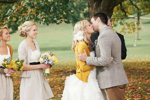 参加婚宴适合穿什么样的衣服